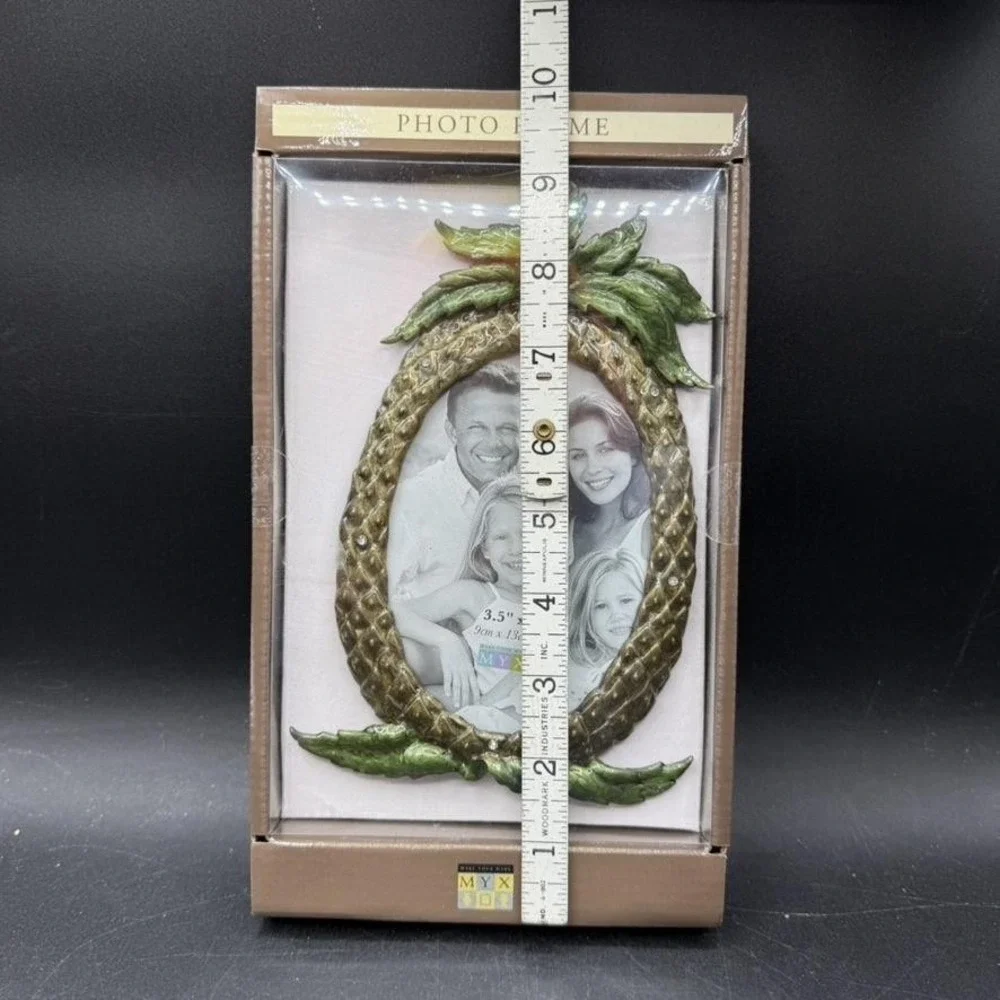 Vintage MYX Pineapple Picture Frame Gold 3.5x5 In Ornate Resin Home Decor